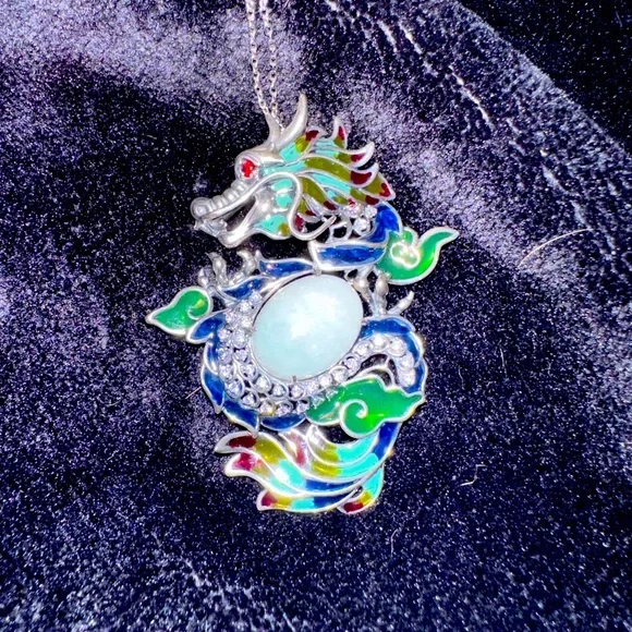 Jade and sterling silver pendant by Jade of Yesteryear - Picture 2 of 8